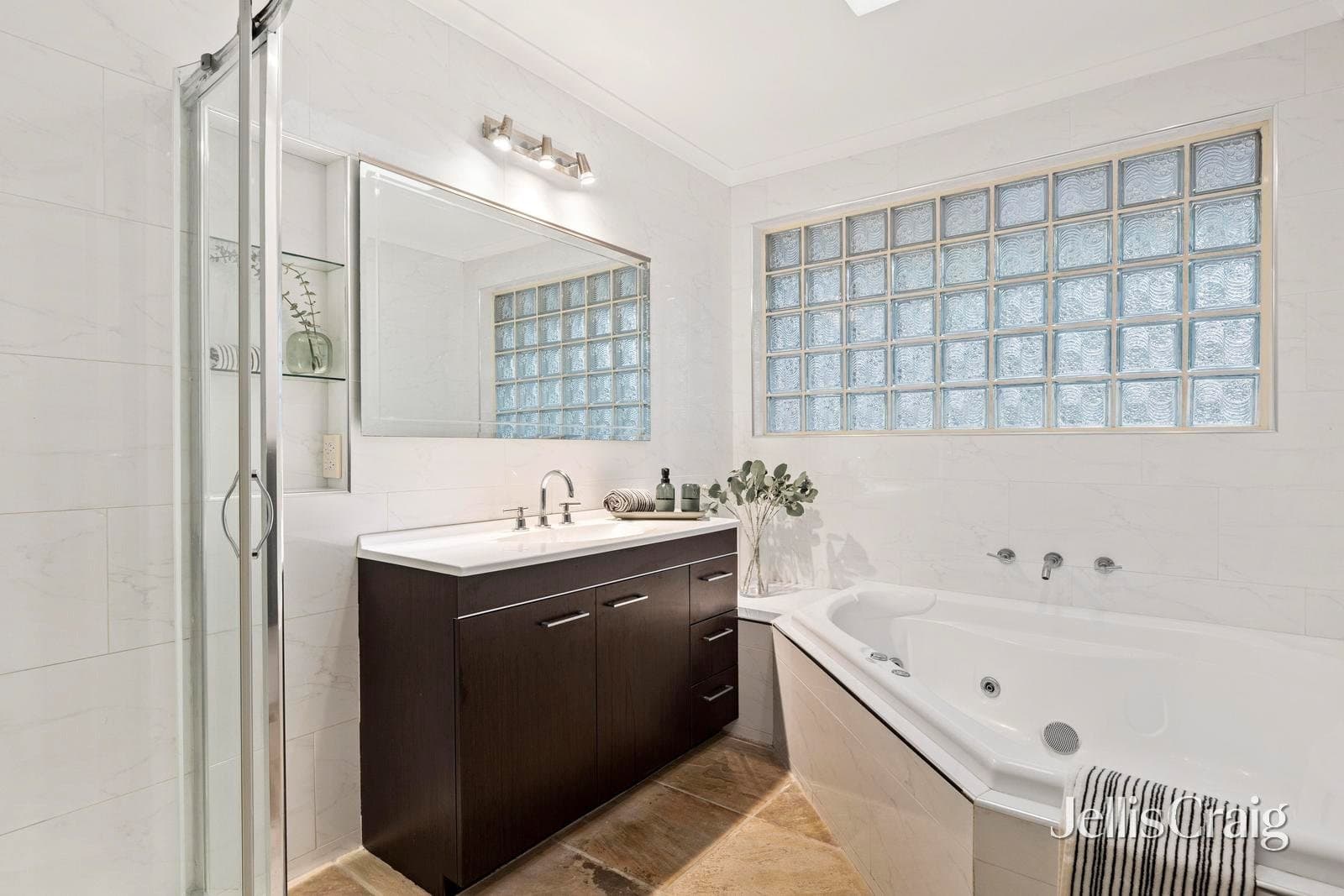 32 Andrew Crescent, Croydon South, Croydon South - Thumbnail 6