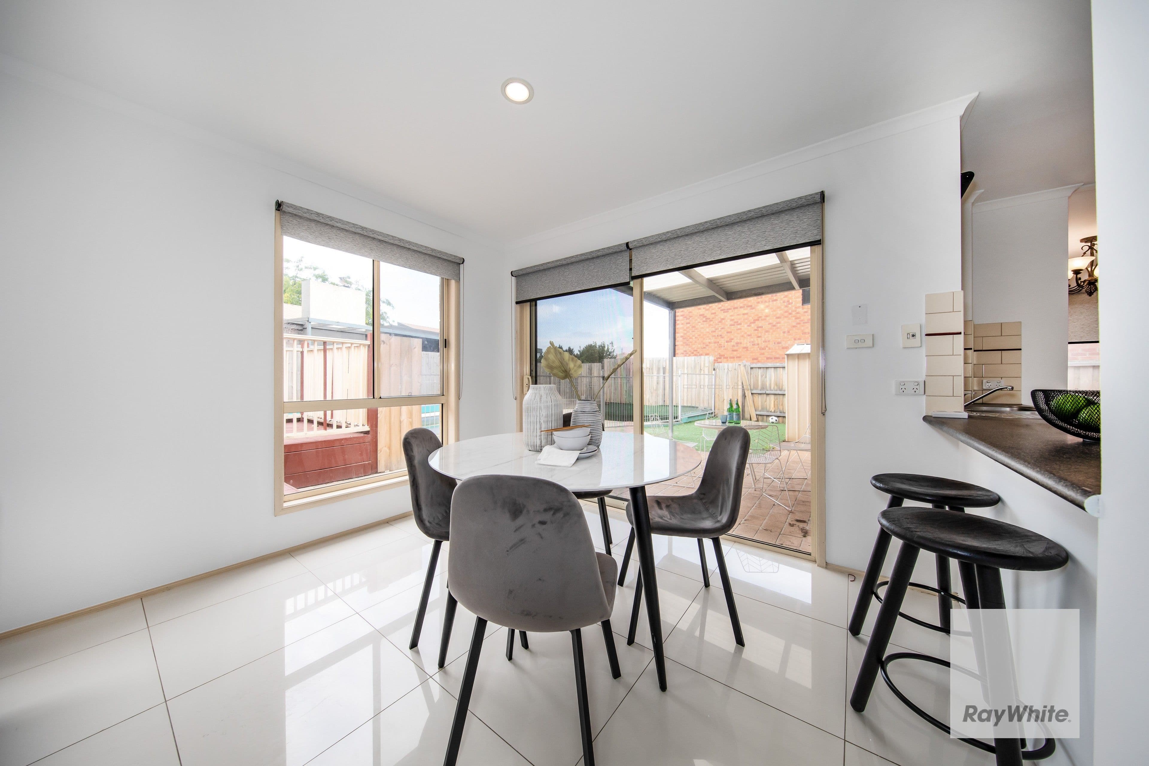 2 Saronvale Crescent, Hillside VIC 3037, Hillside - Thumbnail 8