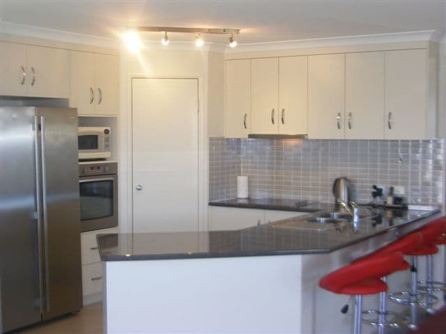 4 Debbie Court, OAKEY QLD 4401, Oakey - Thumbnail 3