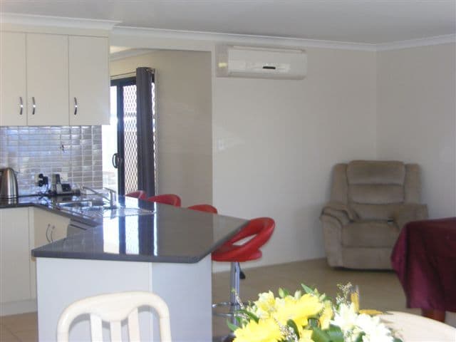4 Debbie Court, OAKEY QLD 4401, Oakey - Thumbnail 4