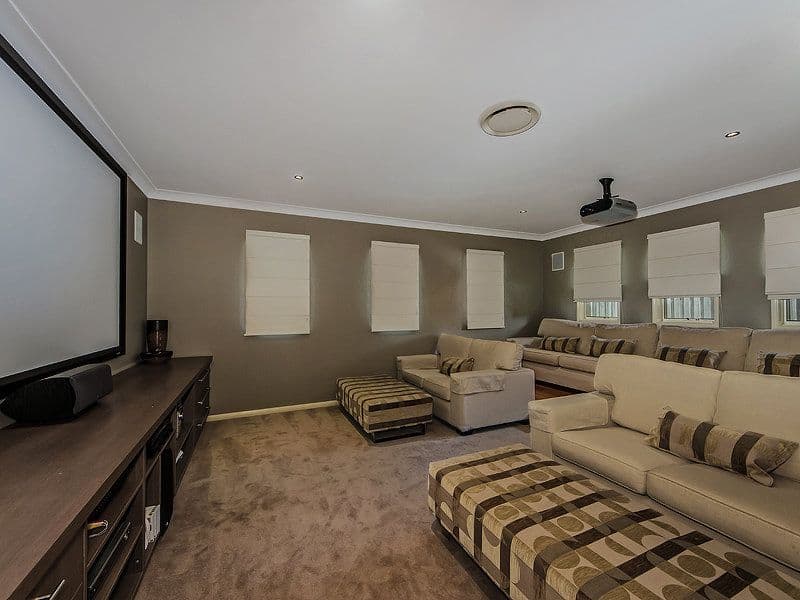 3 St Maarten Crescent, OXENFORD QLD 4210, Oxenford - Thumbnail 2
