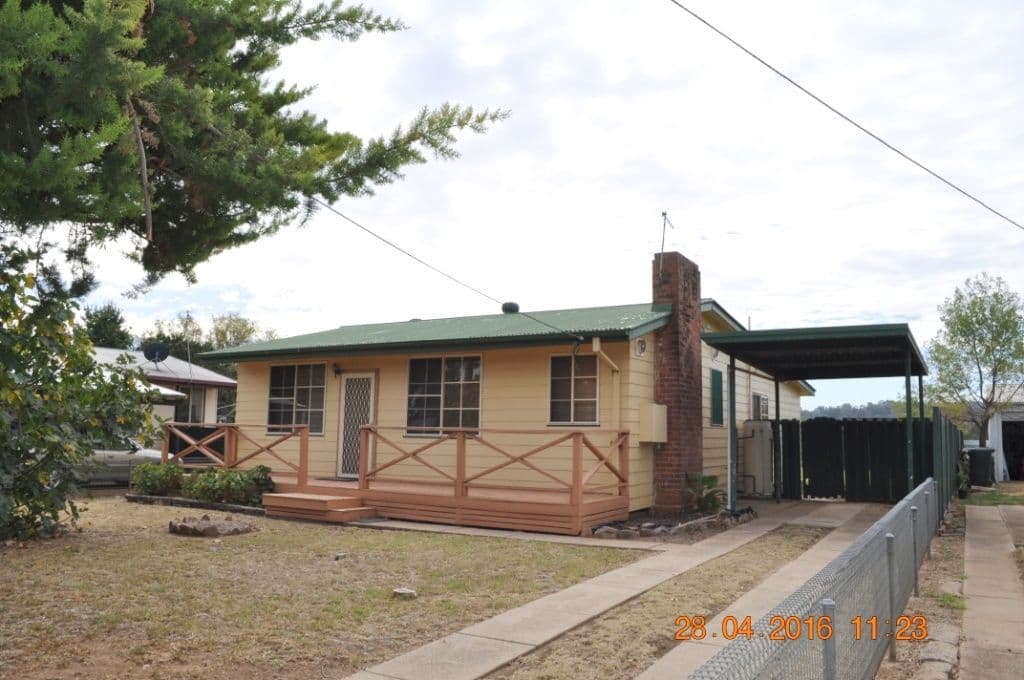 58 Gundagai Road, Cootamundra - Image 1