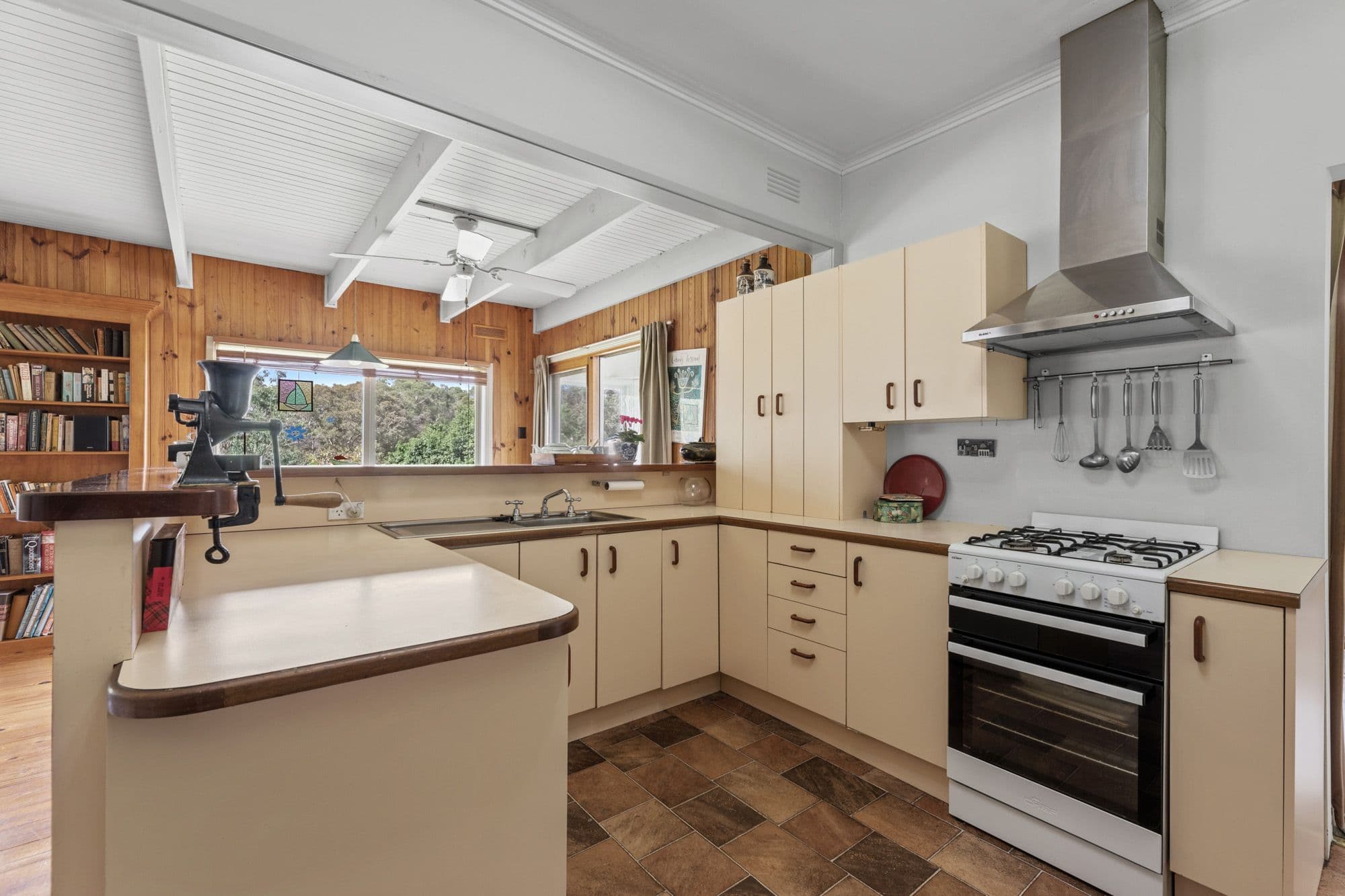 5 Cropley Court, Burwood VIC 3125, Burwood - Thumbnail 4