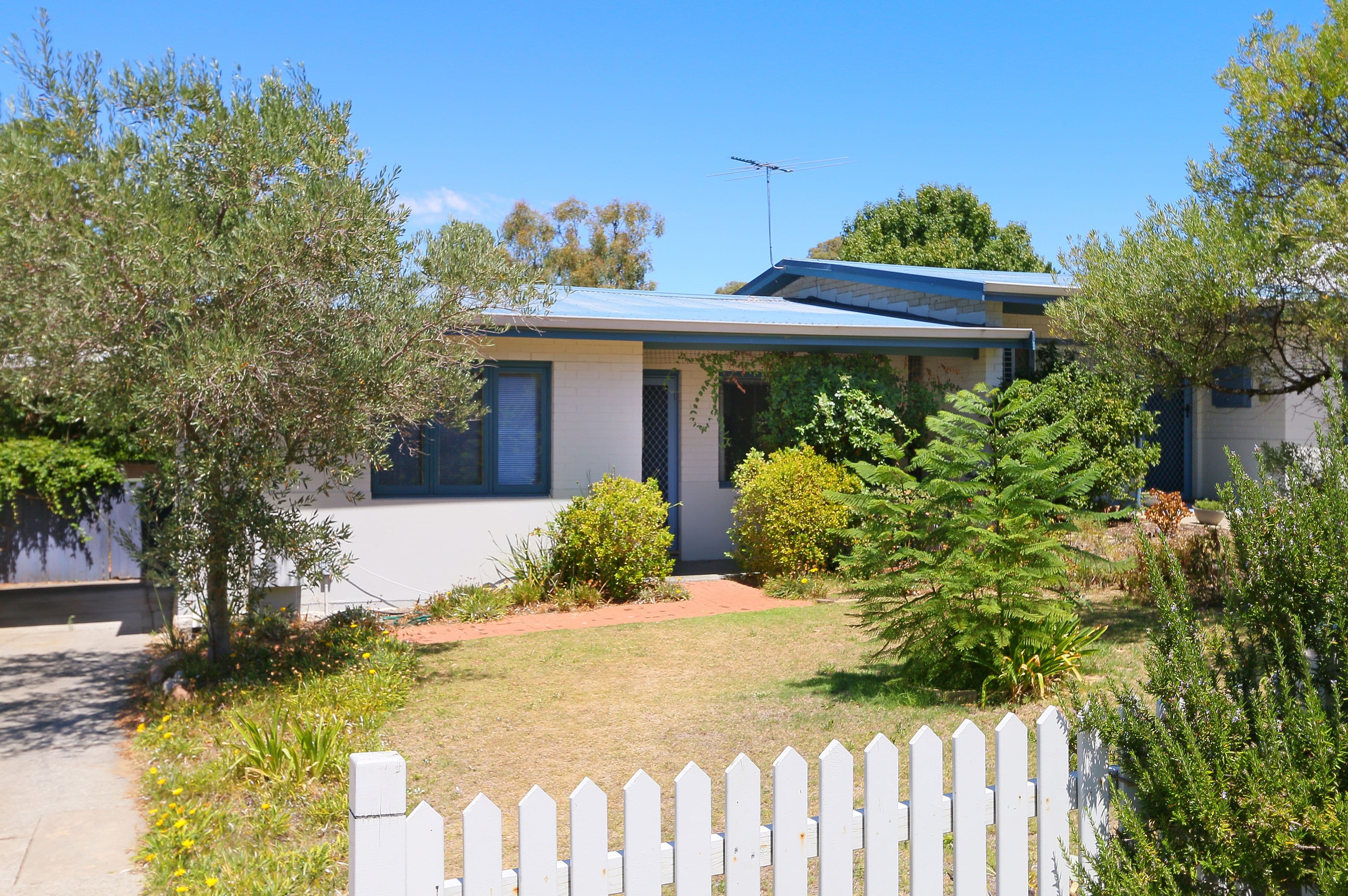 115A Cordelia Avenue, Coolbellup WA 6163, Coolbellup - Thumbnail 4