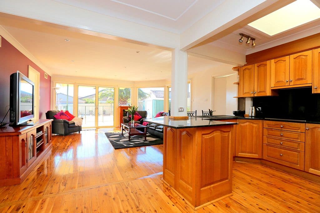 136 Flinders Road, Georges Hall - Thumbnail 3
