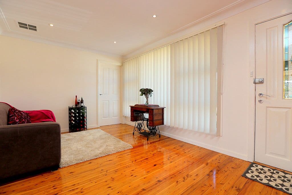 136 Flinders Road, Georges Hall - Thumbnail 5