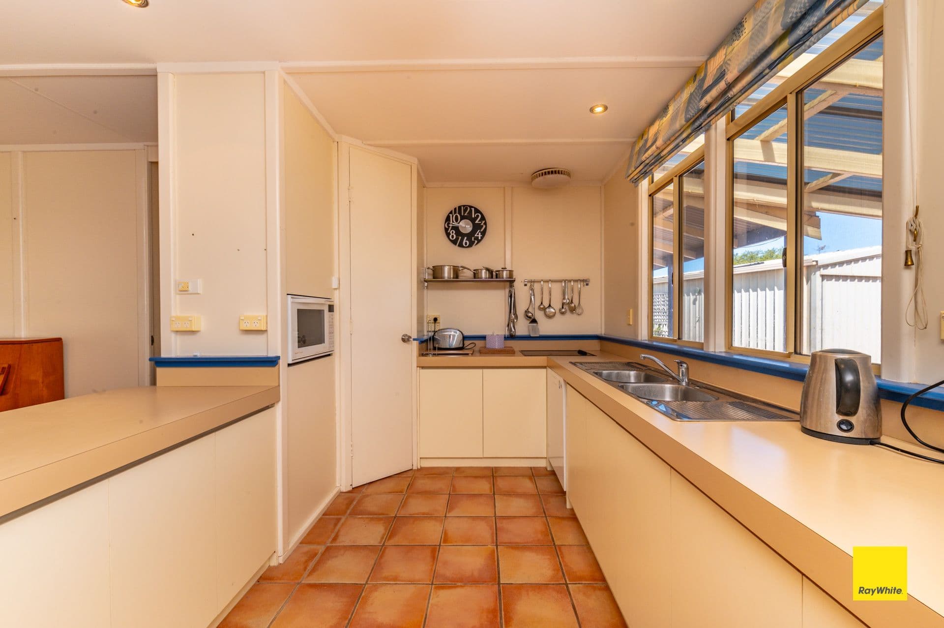 2 SALVAIRE Crescent, Lancelin WA 6044, Lancelin - Thumbnail 5