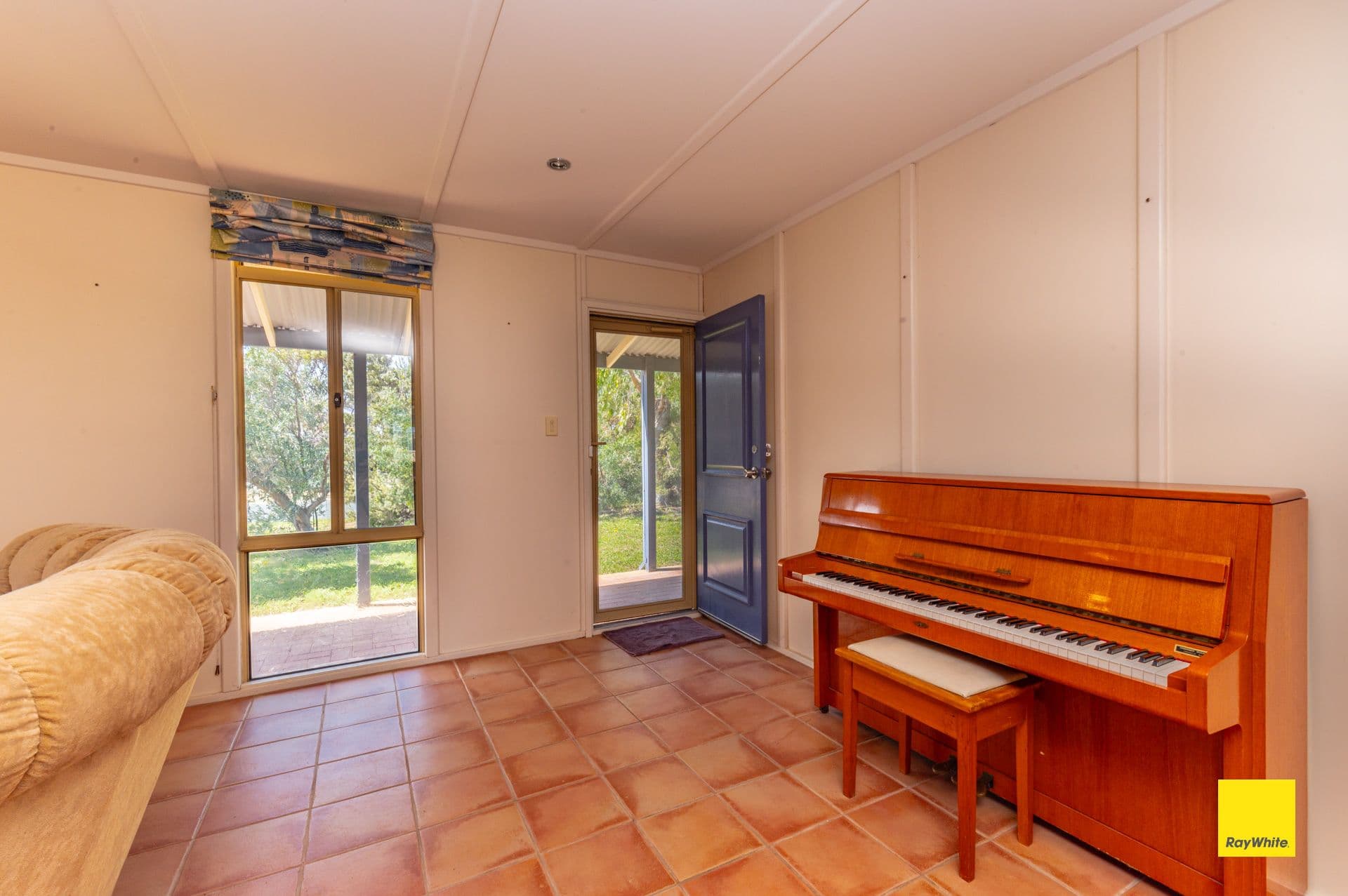 2 SALVAIRE Crescent, Lancelin WA 6044, Lancelin - Thumbnail 8