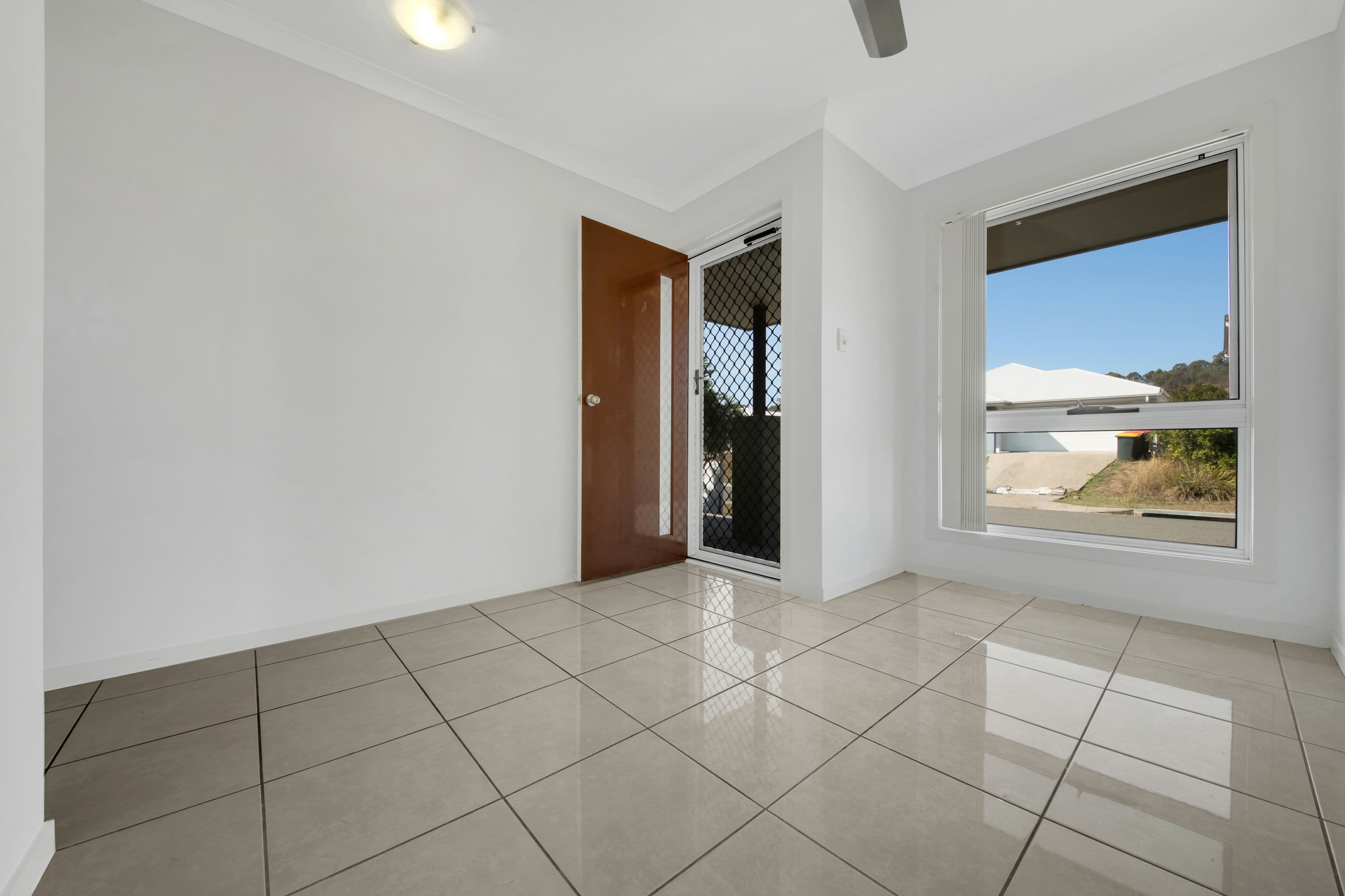 8 Oystercatcher Road, Kirkwood QLD 4680, Kirkwood - Thumbnail 2