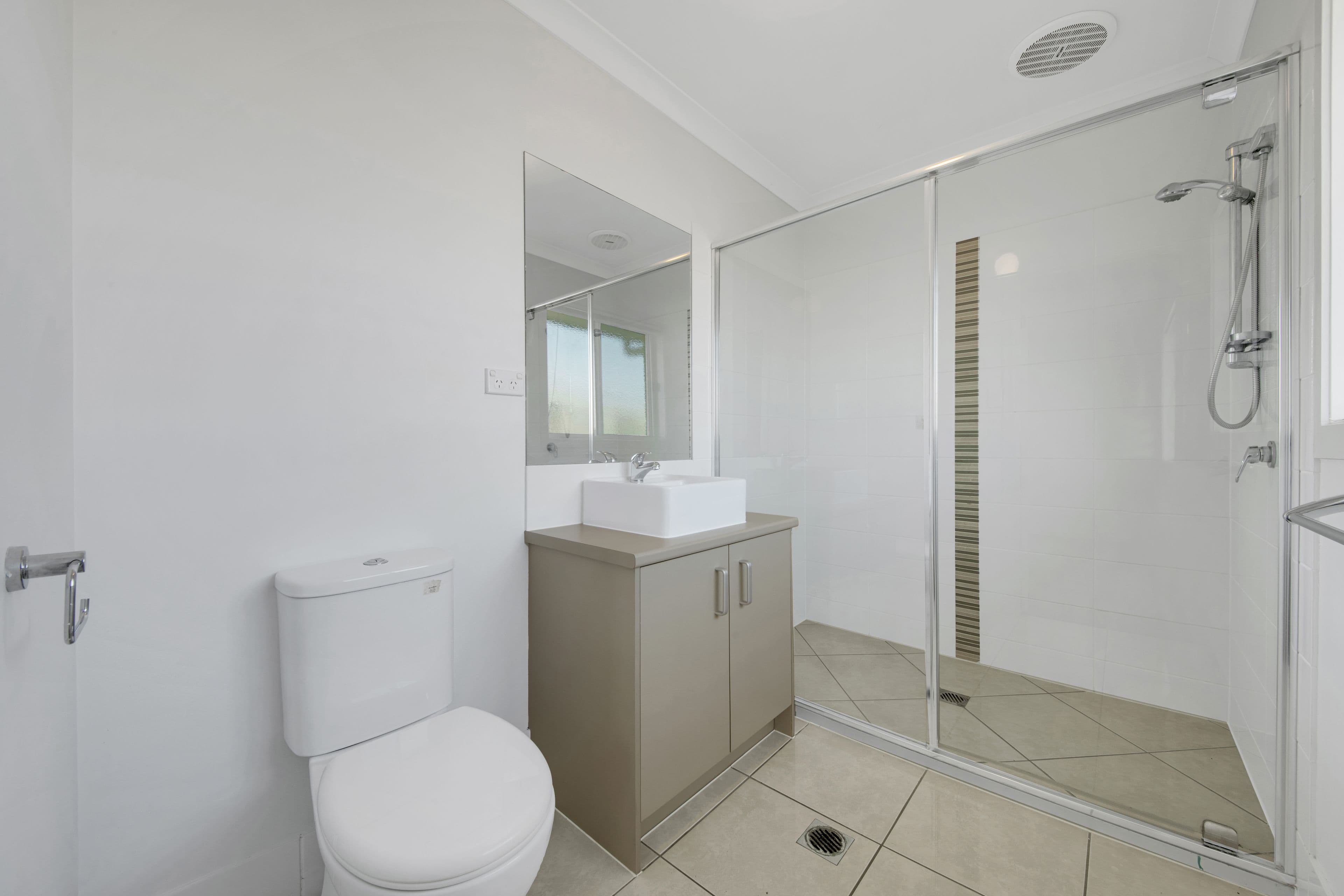 8 Oystercatcher Road, Kirkwood QLD 4680, Kirkwood - Thumbnail 6