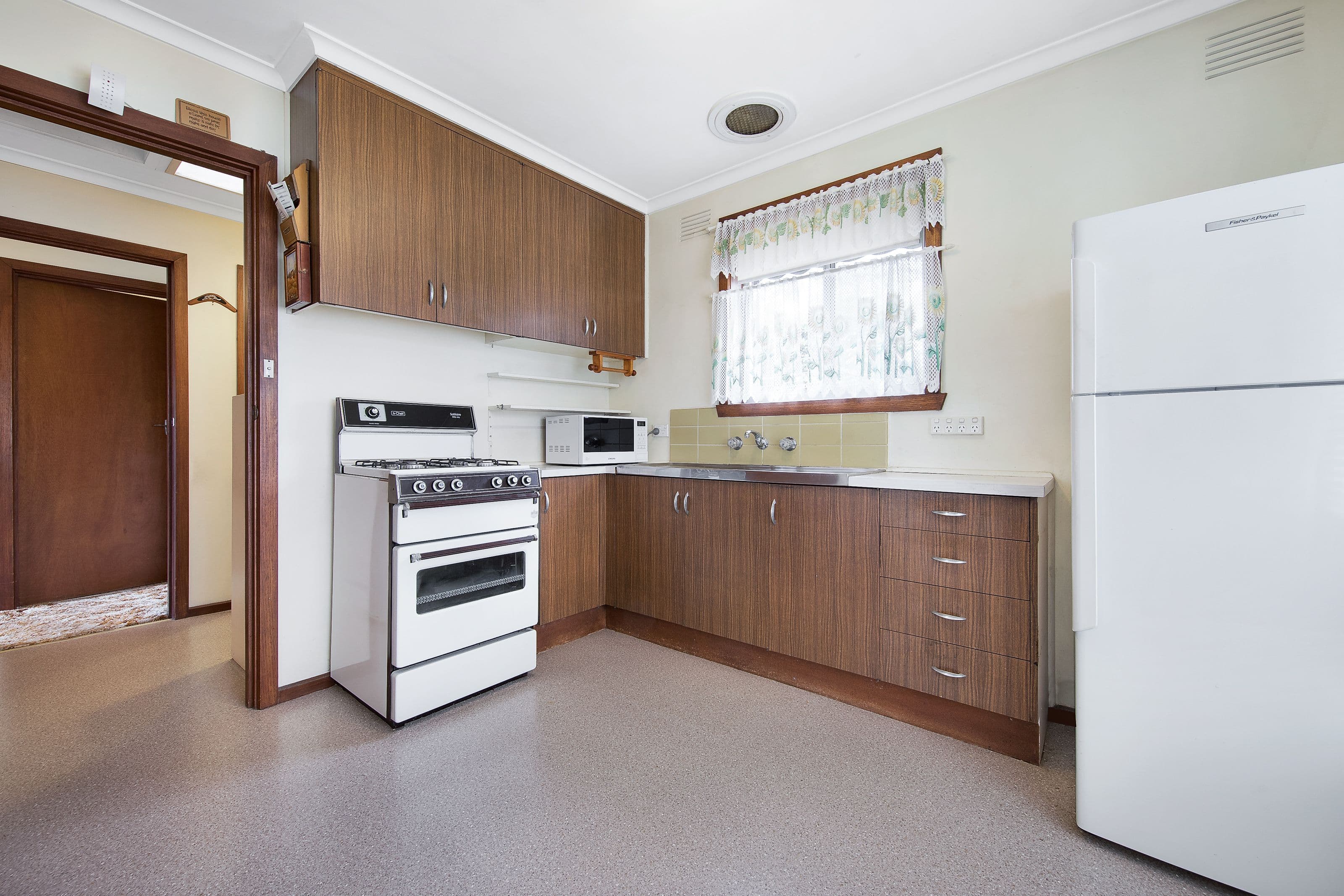 1 Neil Court, Mulgrave VIC 3170, Mulgrave - Thumbnail 3