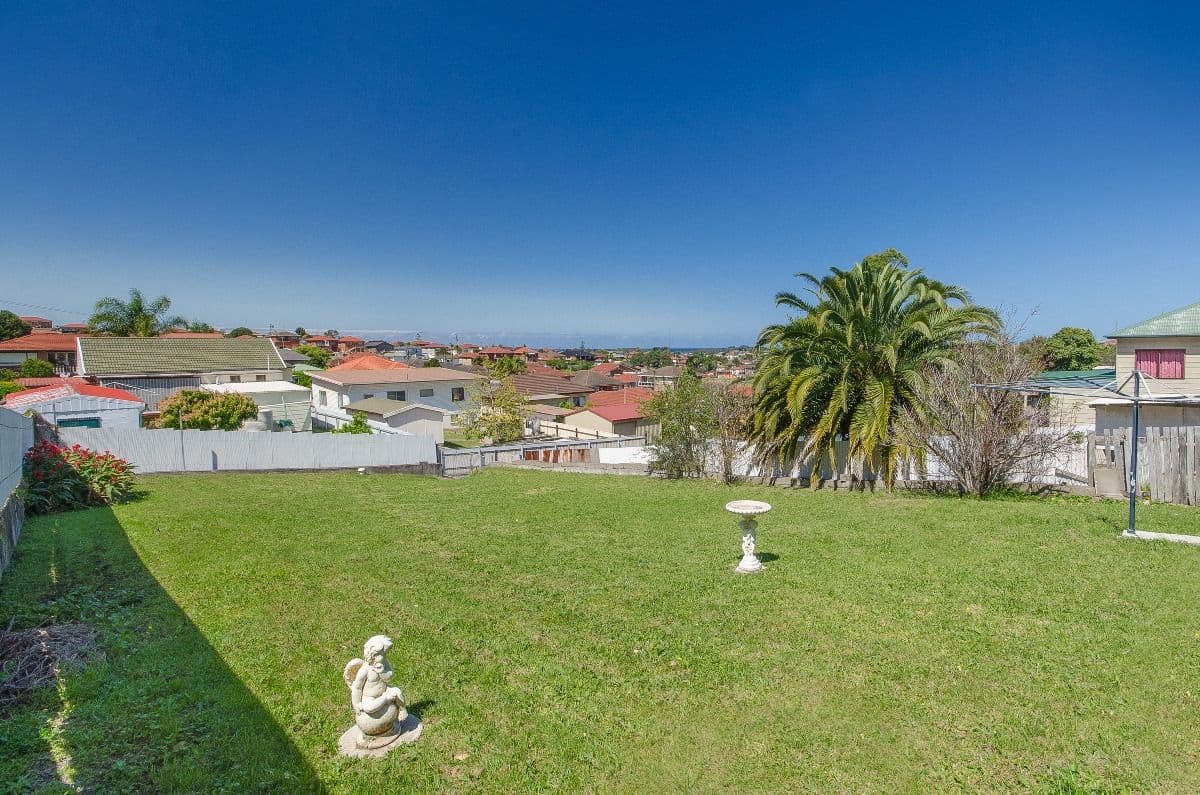 27 Lake Heights Road, LAKE HEIGHTS NSW 2502, Lake Heights - Thumbnail 6