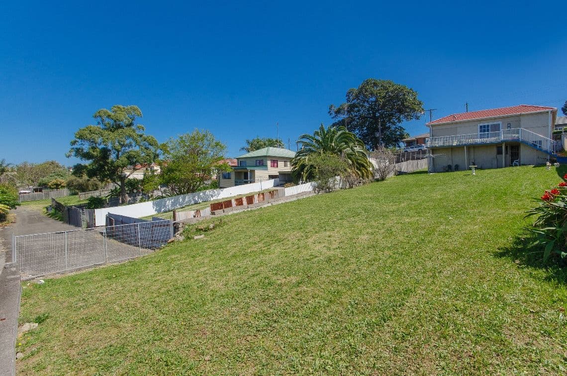 27 Lake Heights Road, LAKE HEIGHTS NSW 2502, Lake Heights - Thumbnail 7
