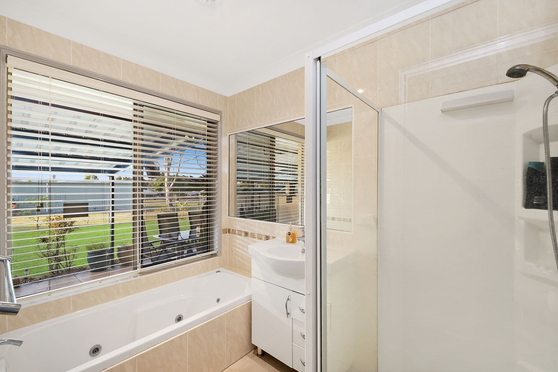 24 Kate Avenue, Deception Bay QLD 4508, Deception Bay - Thumbnail 5