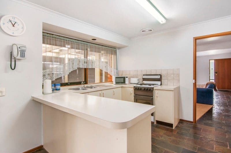 10 Paras Drive, Carrum Downs VIC 3201, Carrum Downs - Thumbnail 2