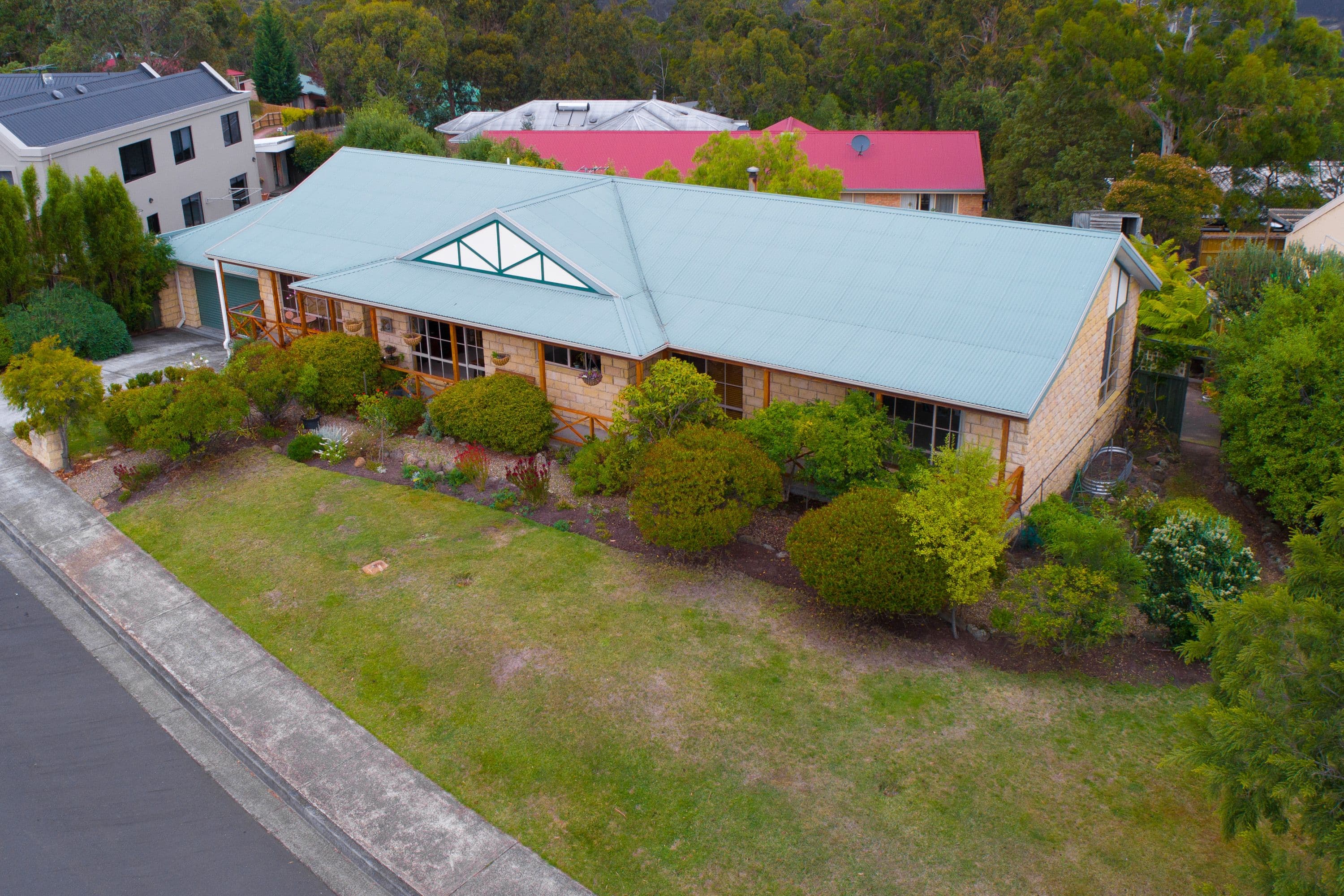 18 Weemala Court, Mount Nelson TAS 7007, Mount Nelson - Thumbnail 2