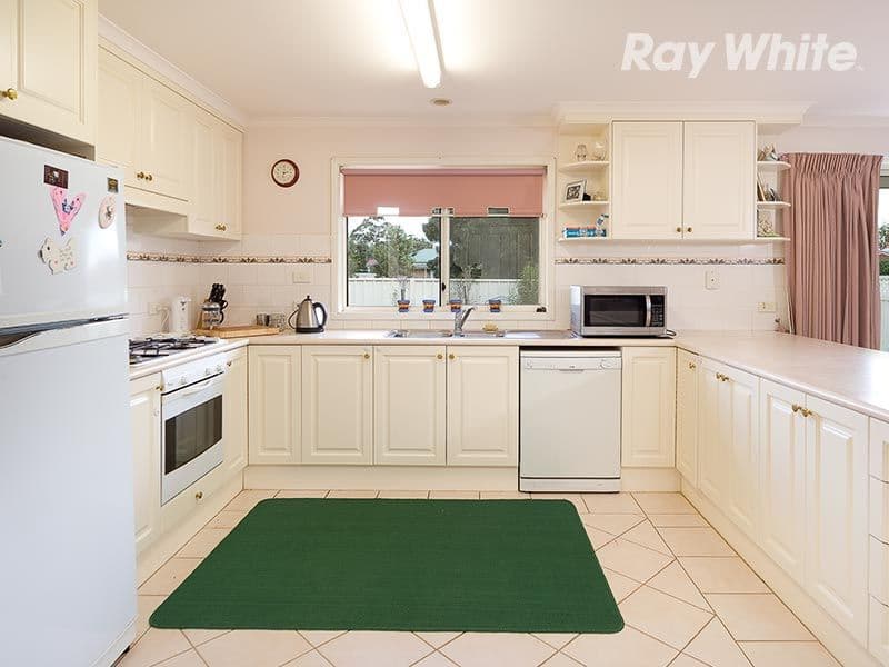 17 Pinot Crescent, COROWA NSW 2646, Corowa - Thumbnail 3