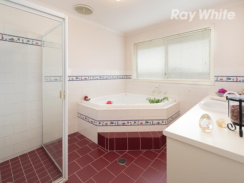 17 Pinot Crescent, COROWA NSW 2646, Corowa - Thumbnail 4