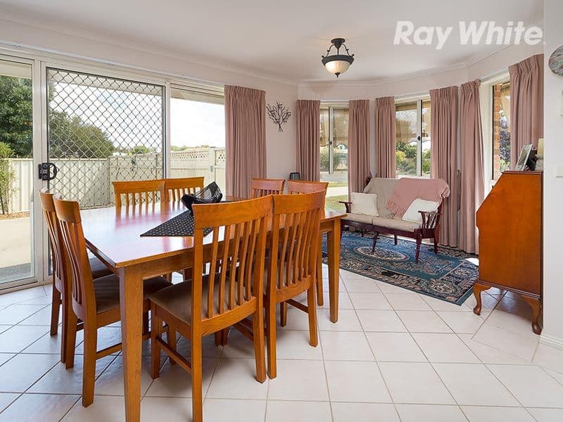 17 Pinot Crescent, COROWA NSW 2646, Corowa - Thumbnail 6