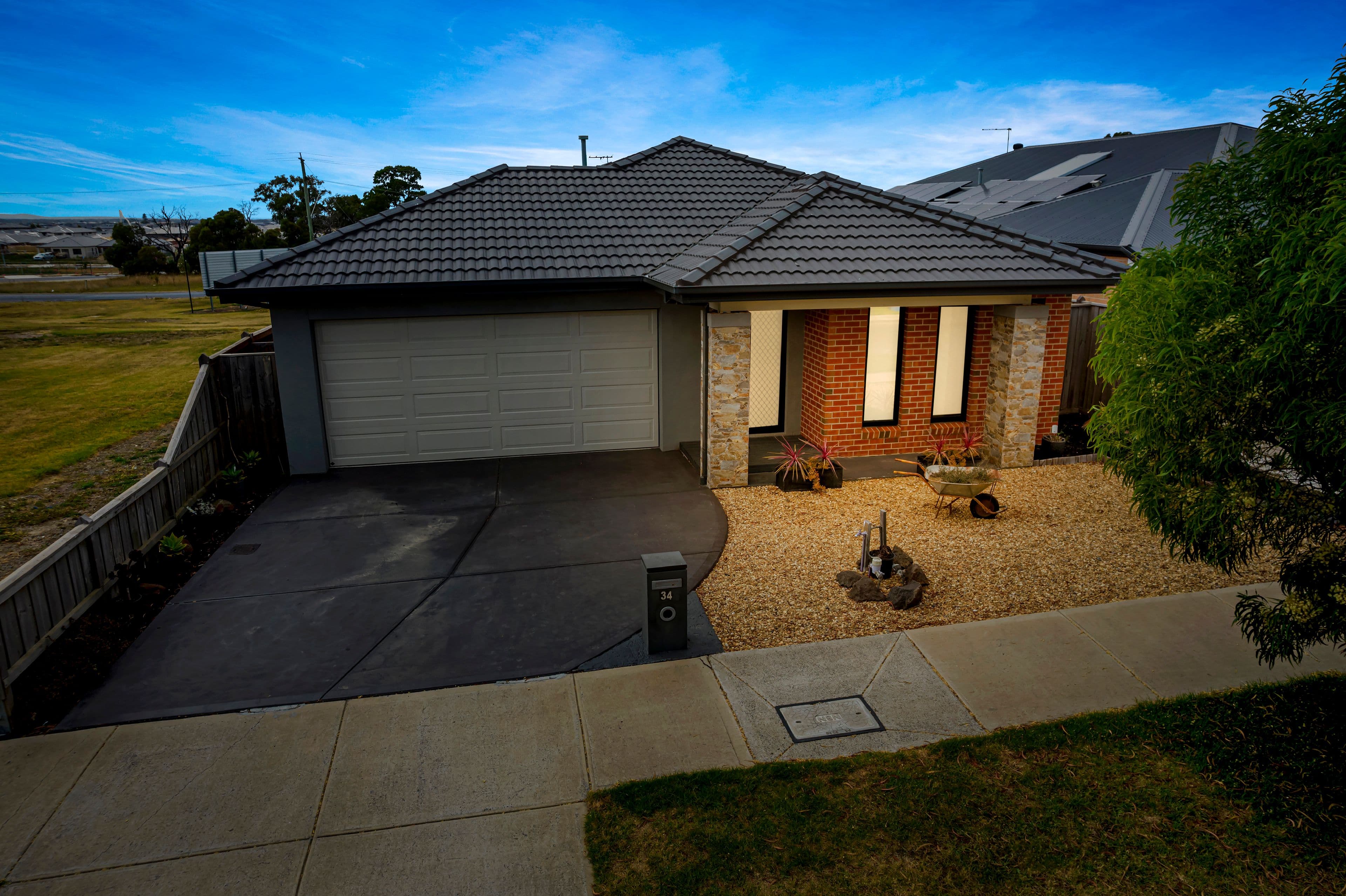 34 Capstone Street, Clyde VIC 3978, Clyde - Thumbnail 3