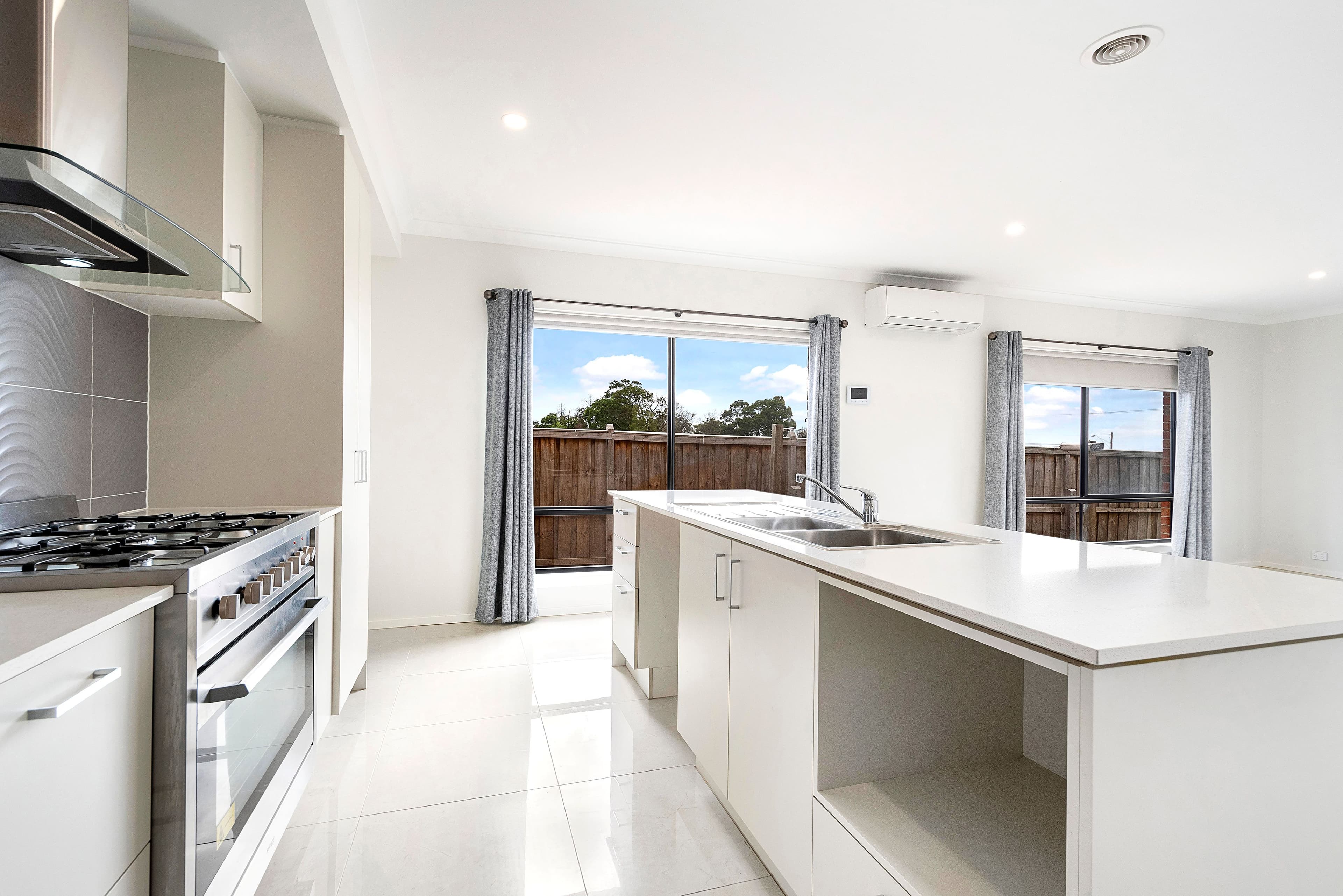 34 Capstone Street, Clyde VIC 3978, Clyde - Thumbnail 6