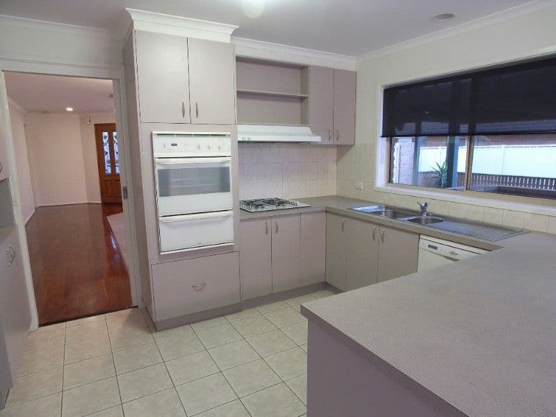 33 Brooks Avenue, SHEPPARTON VIC 3630, Shepparton - Thumbnail 3