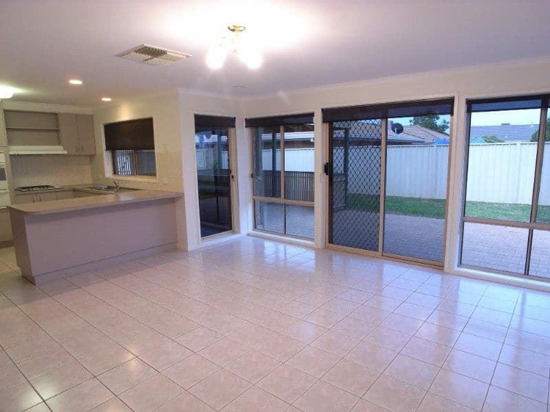33 Brooks Avenue, SHEPPARTON VIC 3630, Shepparton - Thumbnail 4