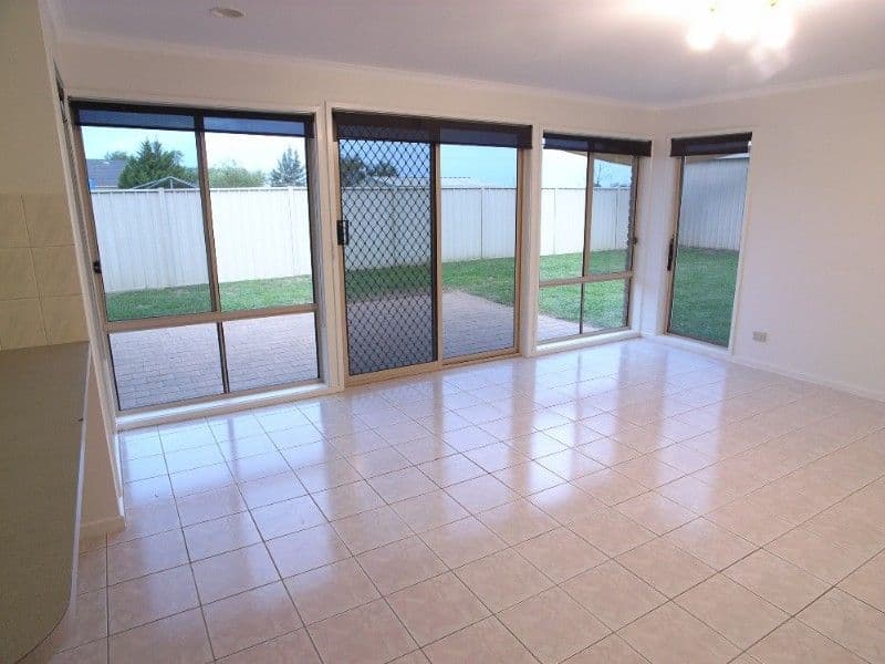 33 Brooks Avenue, SHEPPARTON VIC 3630, Shepparton - Thumbnail 5