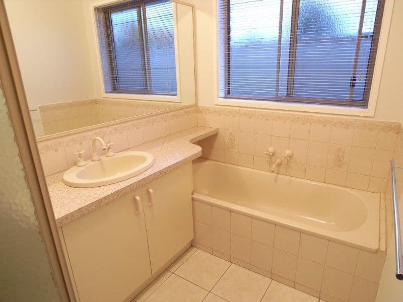 33 Brooks Avenue, SHEPPARTON VIC 3630, Shepparton - Thumbnail 6