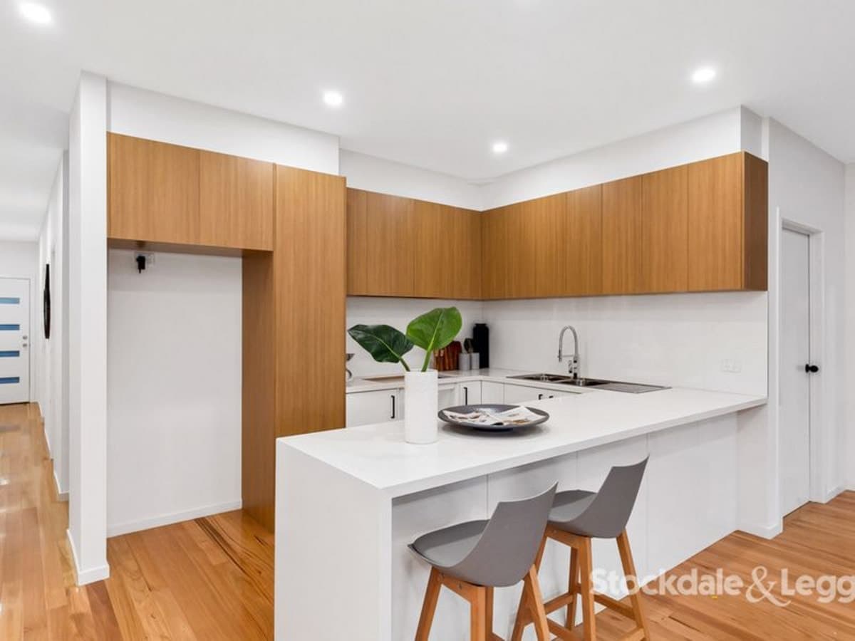 12 Chifley Avenue, GLENROY VIC 3046, Glenroy - Thumbnail 2