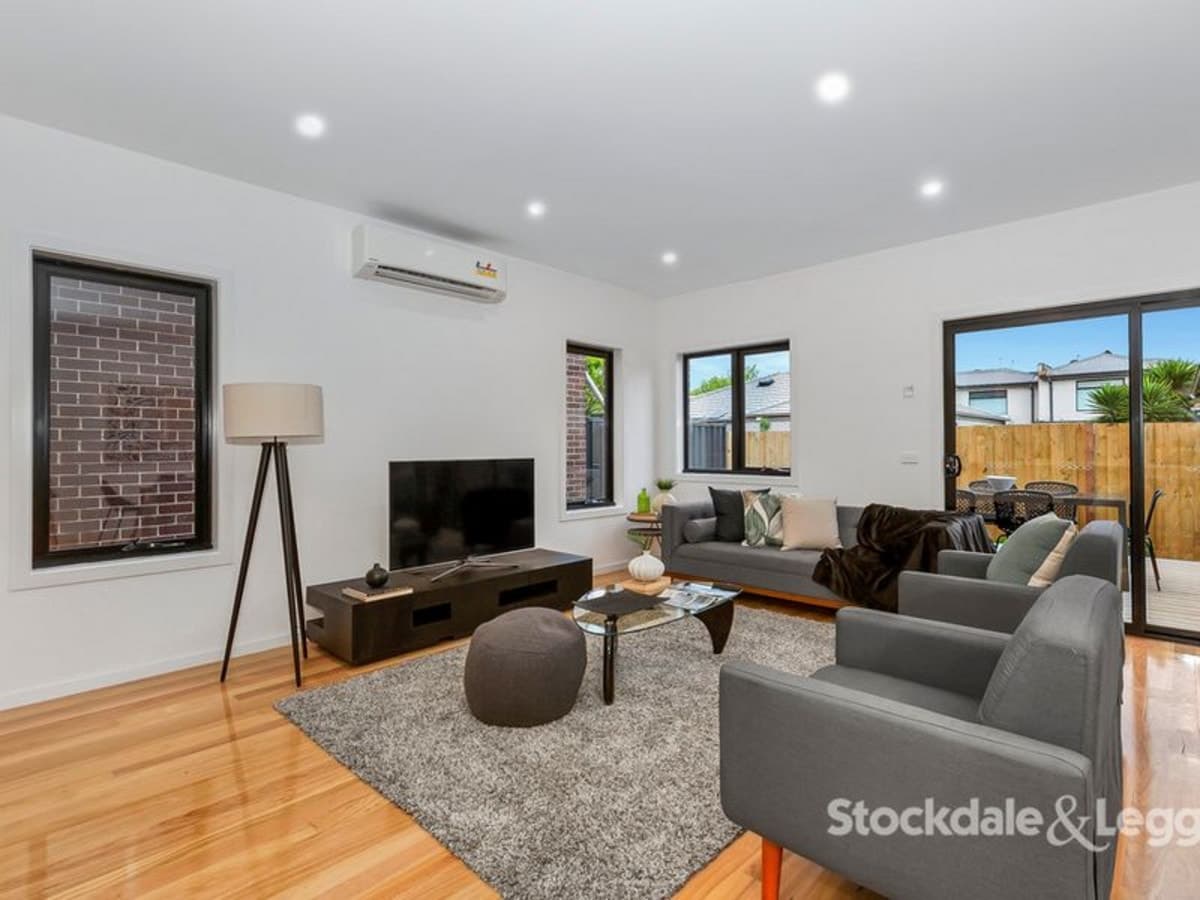12 Chifley Avenue, GLENROY VIC 3046, Glenroy - Thumbnail 4