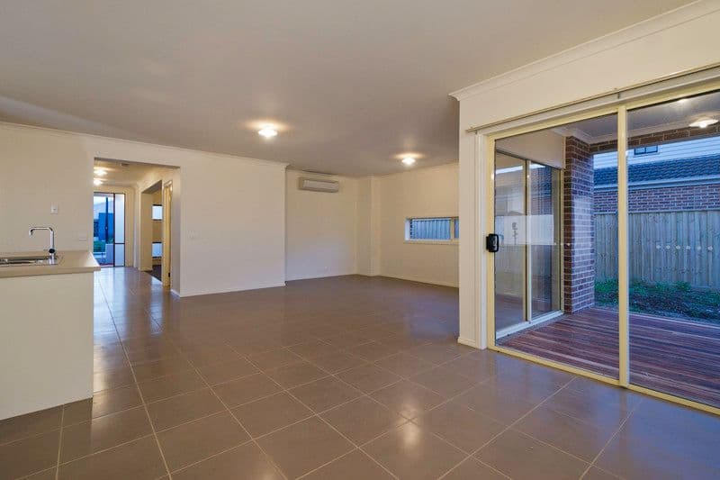 9 Delaney Boulevard, WILLIAMS LANDING VIC 3027, Williams Landing - Thumbnail 4