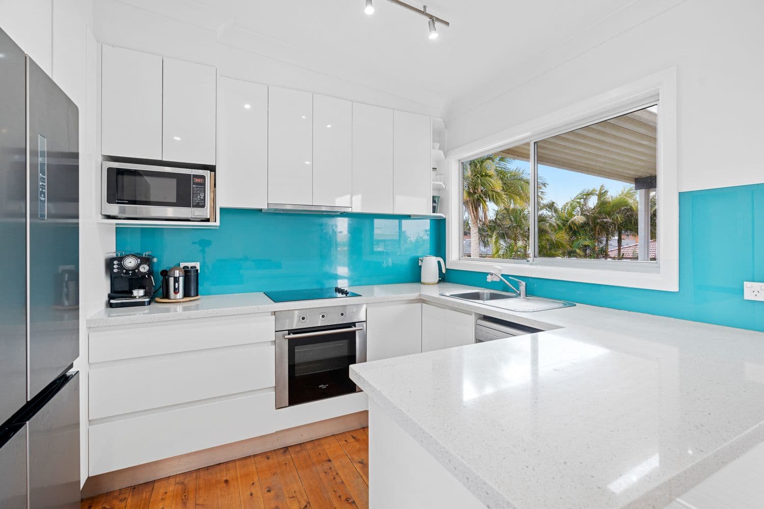11 Bushlands Avenue, Killarney Vale NSW 2261, Killarney Vale - Thumbnail 2