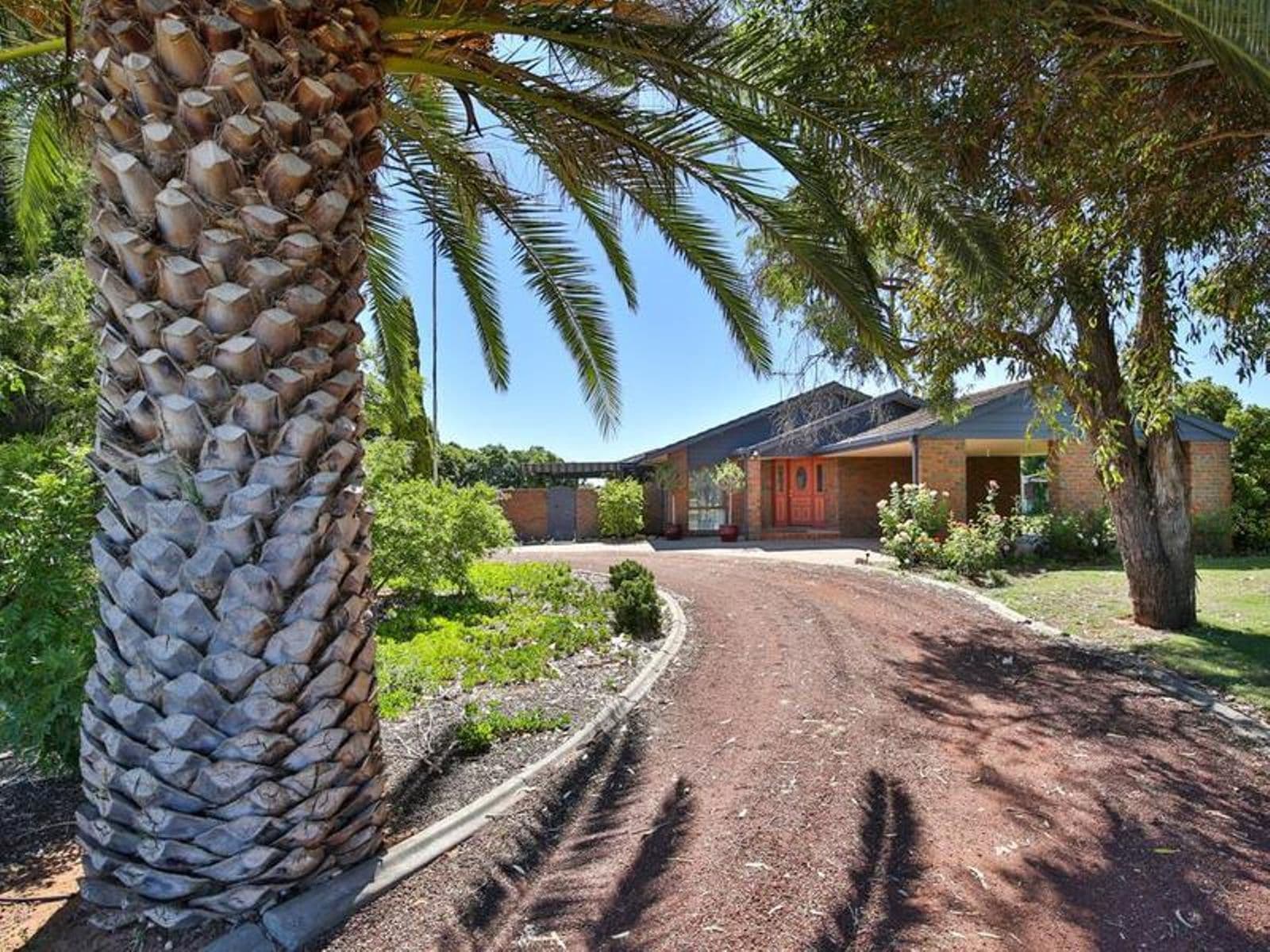 33 Ginquam Avenue, Nichols Point - Image 1