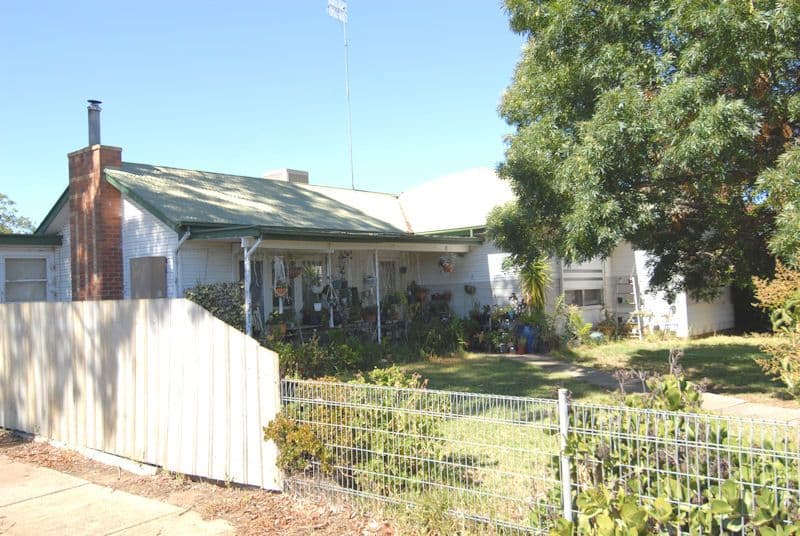 122 Junction Street, Deniliquin NSW 2710, Deniliquin - Image 1