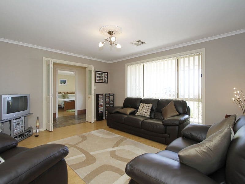5 Deane Avenue, NOARLUNGA DOWNS SA 5168, Noarlunga Downs - Thumbnail 3