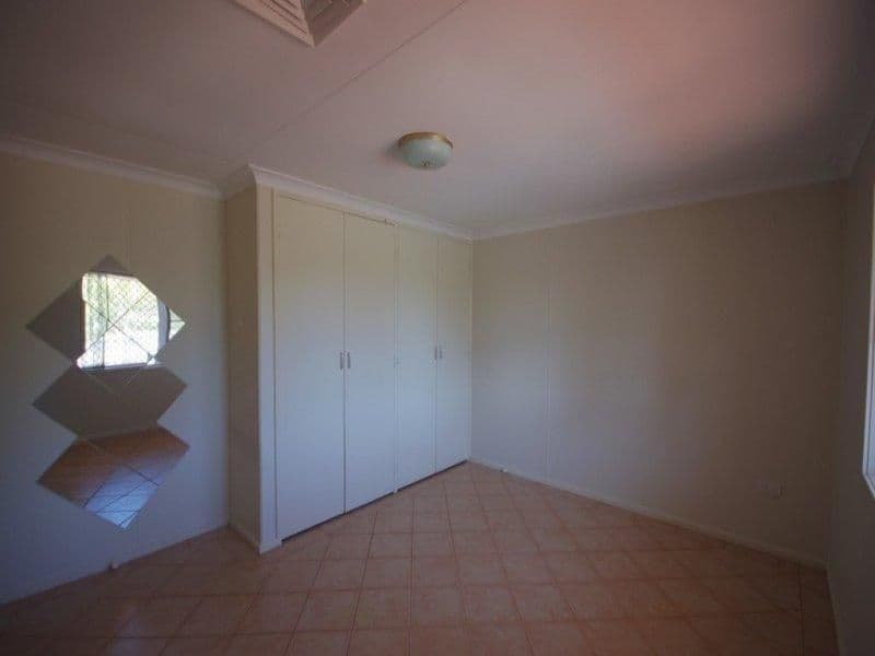 15 Gascoyne Crescent, Dampier WA 6713, Dampier - Thumbnail 2
