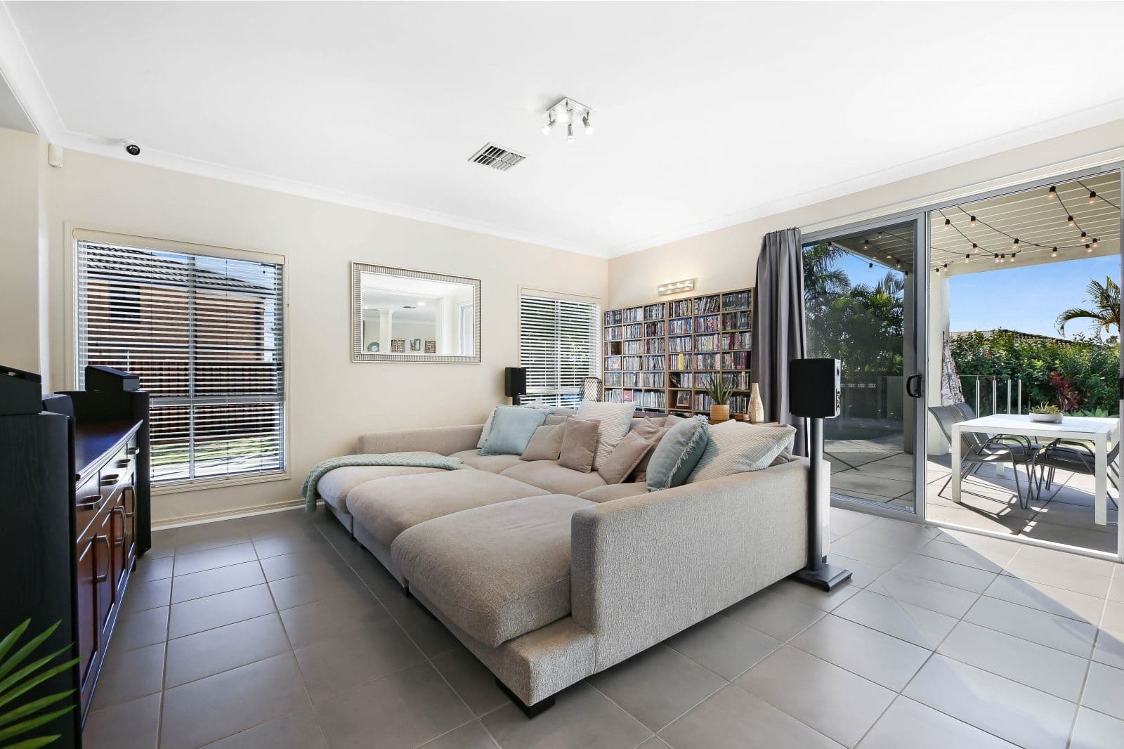 22 Codrington Circuit, Pacific Pines QLD 4211, Pacific Pines - Thumbnail 6