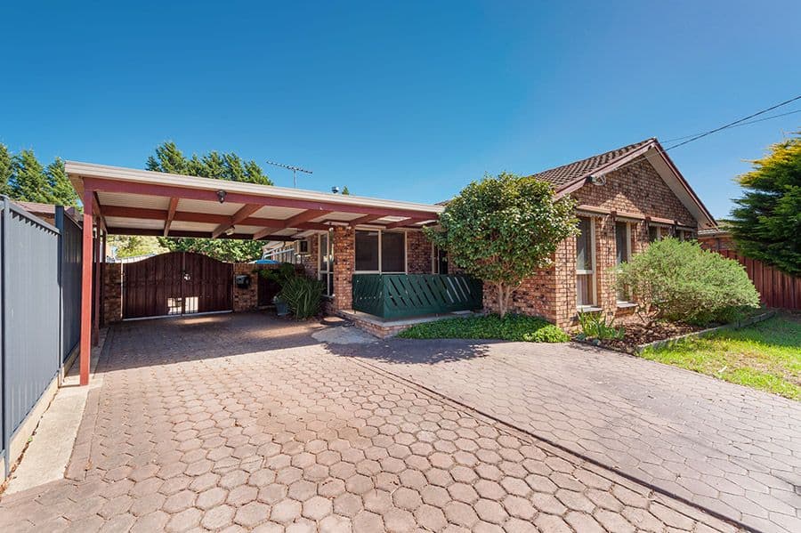 90 Langdon Crescent, Craigieburn VIC 3064, Craigieburn - Thumbnail 2