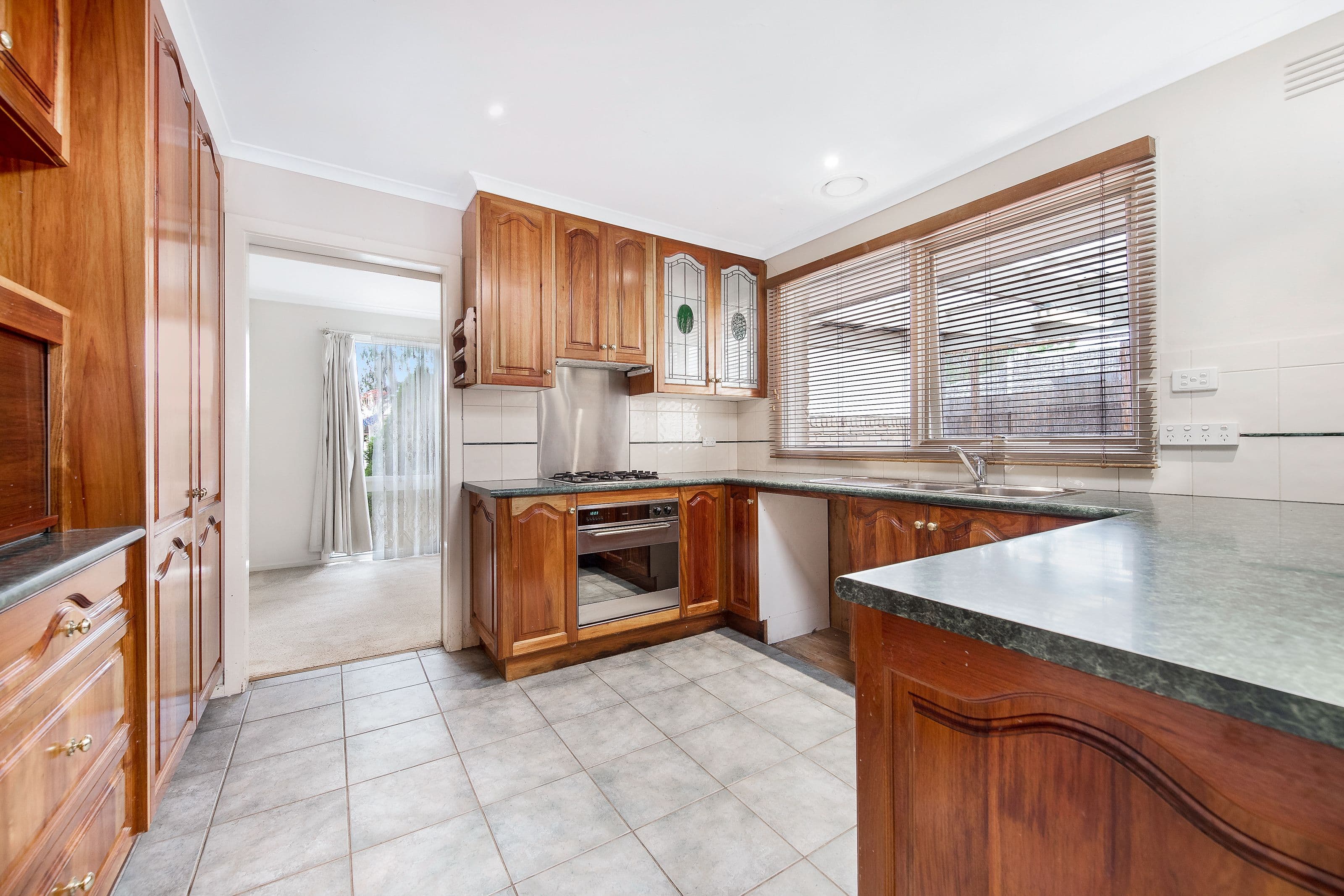 146 Haverbrack Drive, Mulgrave VIC 3170, Mulgrave - Thumbnail 2