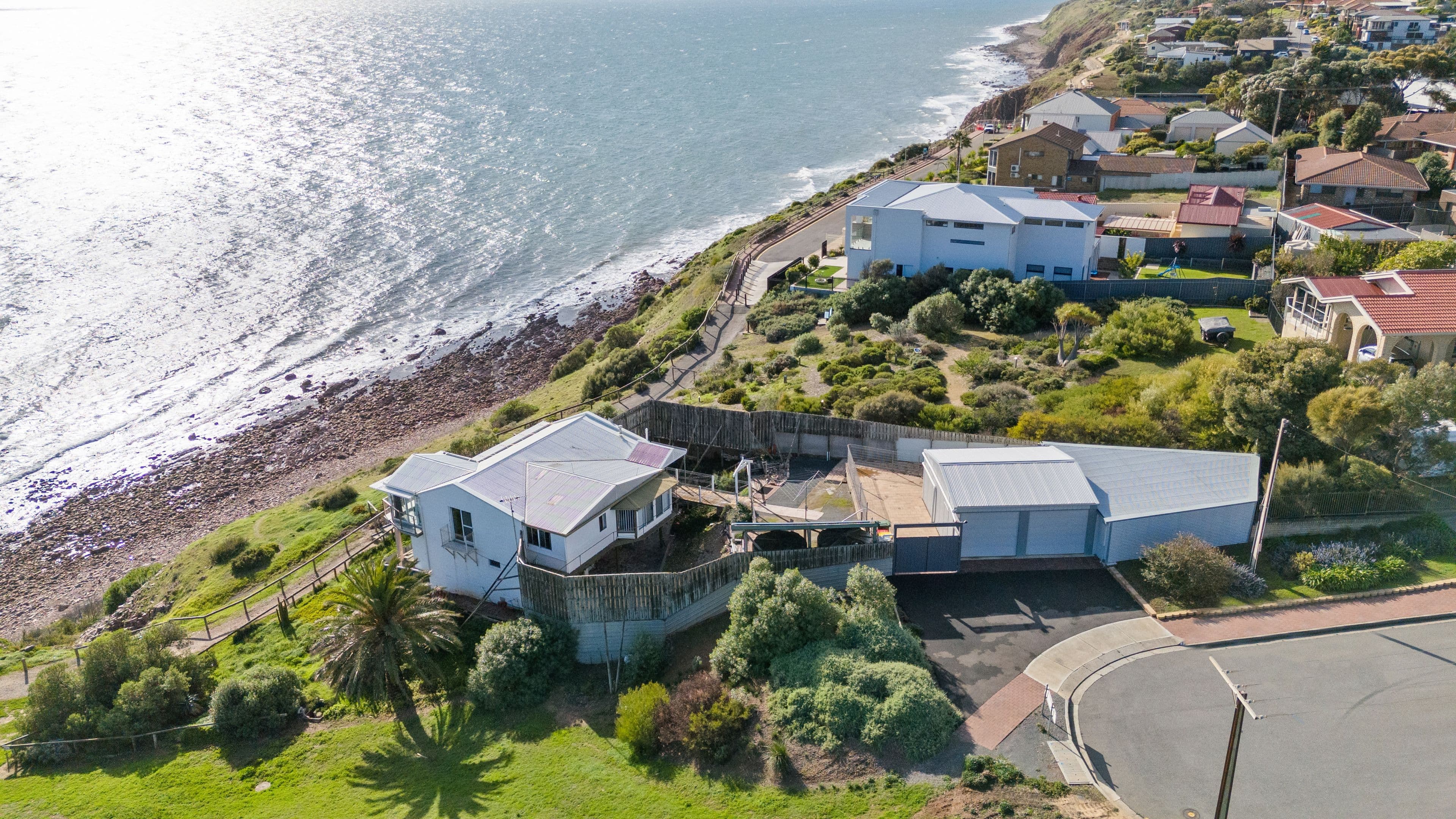 32 The Esplanade, Hallett Cove SA 5158, Hallett Cove - Thumbnail 2