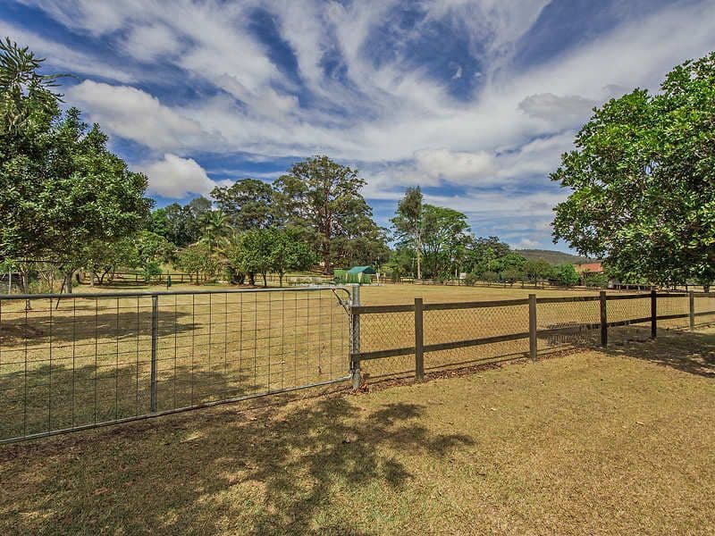 22 Pinewood Street, UPPER COOMERA QLD 4209, Upper Coomera - Thumbnail 5