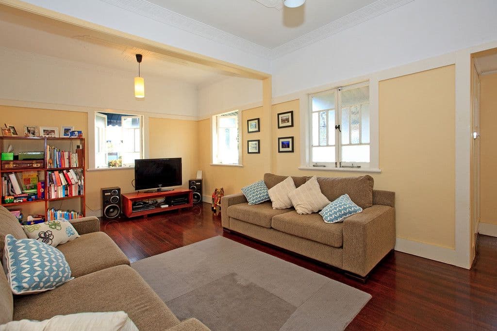 377 Bennetts Road, NORMAN PARK QLD 4170, Norman Park - Thumbnail 2