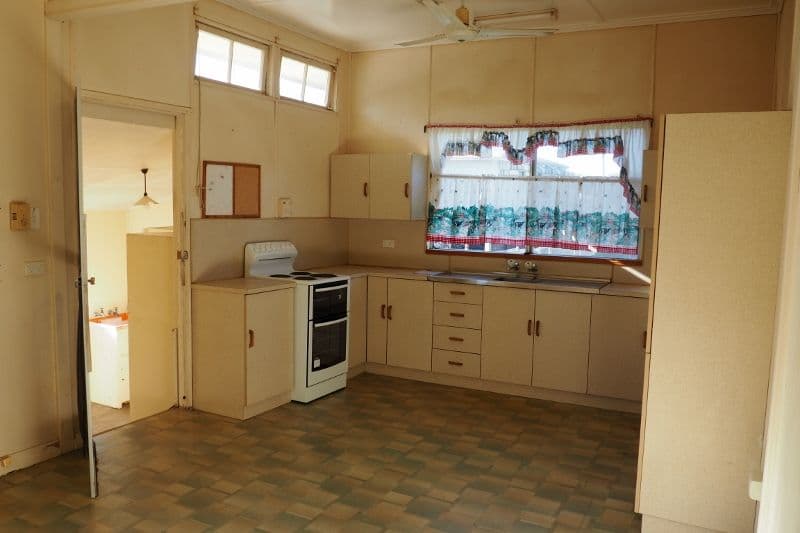 16 Carnarvon Street, Maryborough QLD 4650, Maryborough - Thumbnail 5