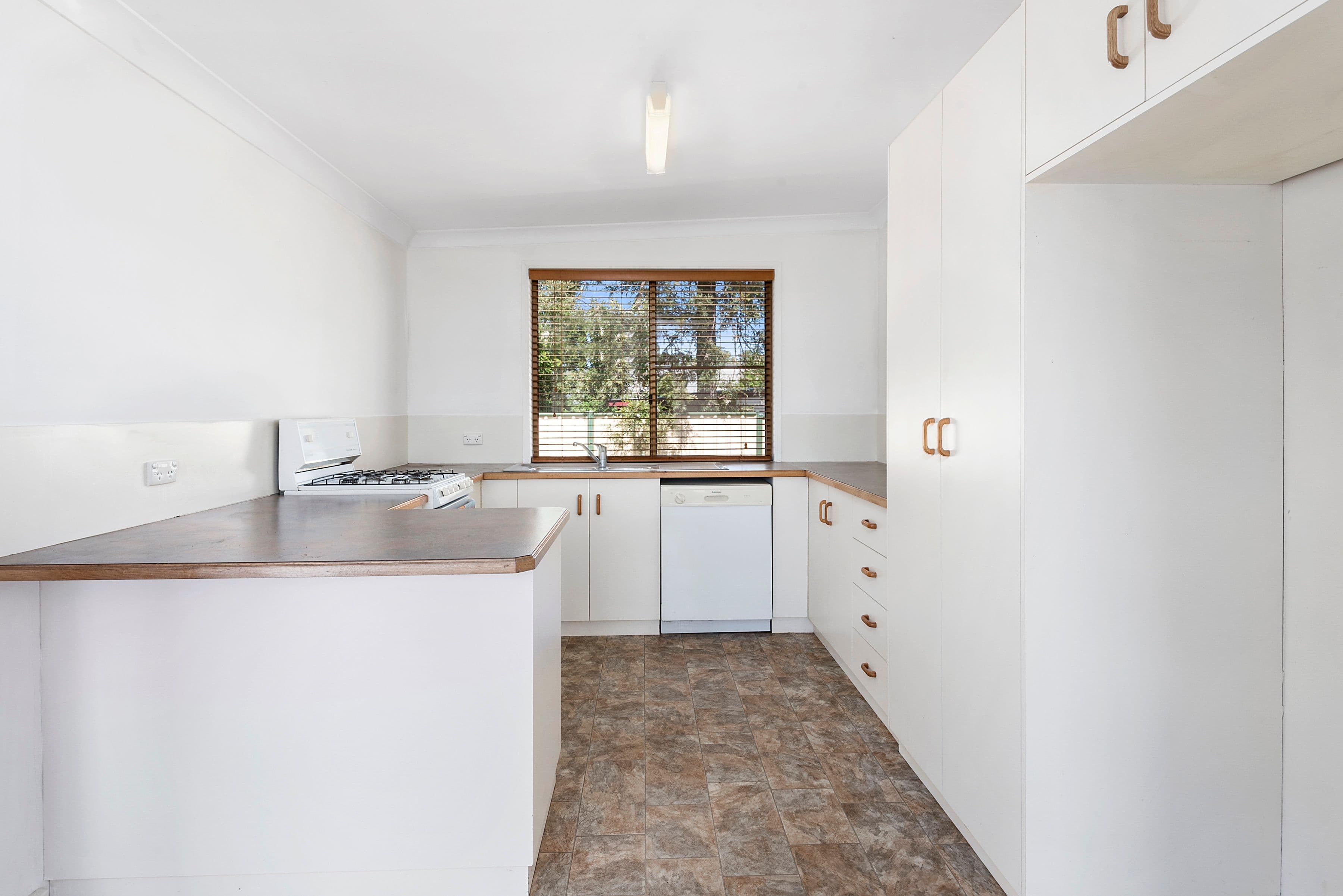 7 John Street, Oakey QLD 4401, Oakey - Thumbnail 3