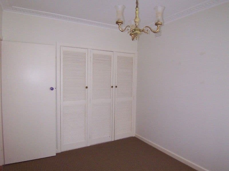 36 Steane Street, KENNINGTON VIC 3550, Kennington - Thumbnail 7
