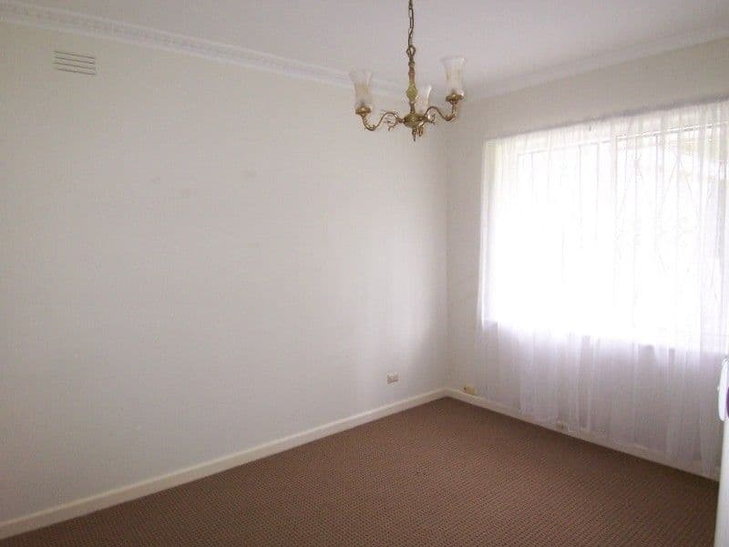 36 Steane Street, KENNINGTON VIC 3550, Kennington - Thumbnail 8