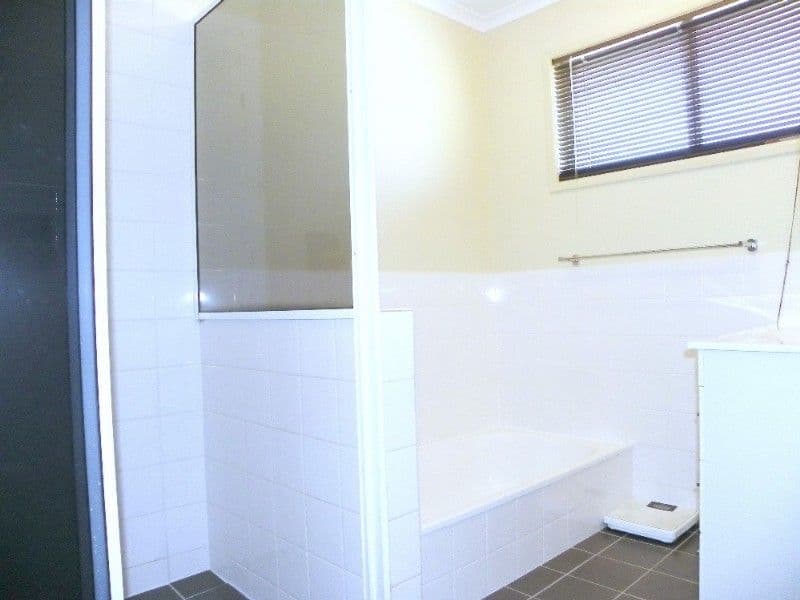 137 Waratah Drive, CRESTMEAD QLD 4132, Crestmead - Thumbnail 6
