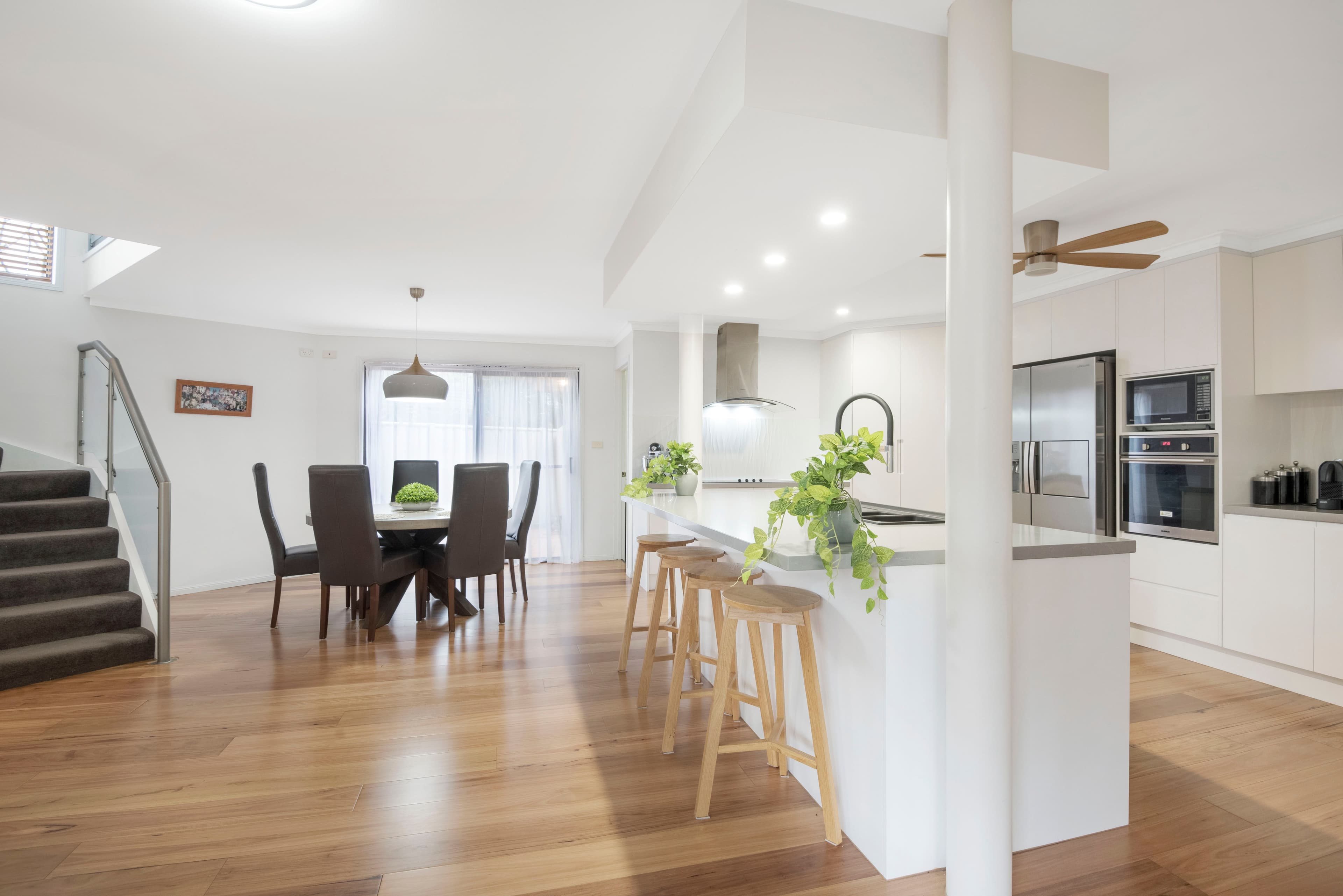 4 Henning Court, Mermaid Waters QLD 4218, Mermaid Waters - Thumbnail 3