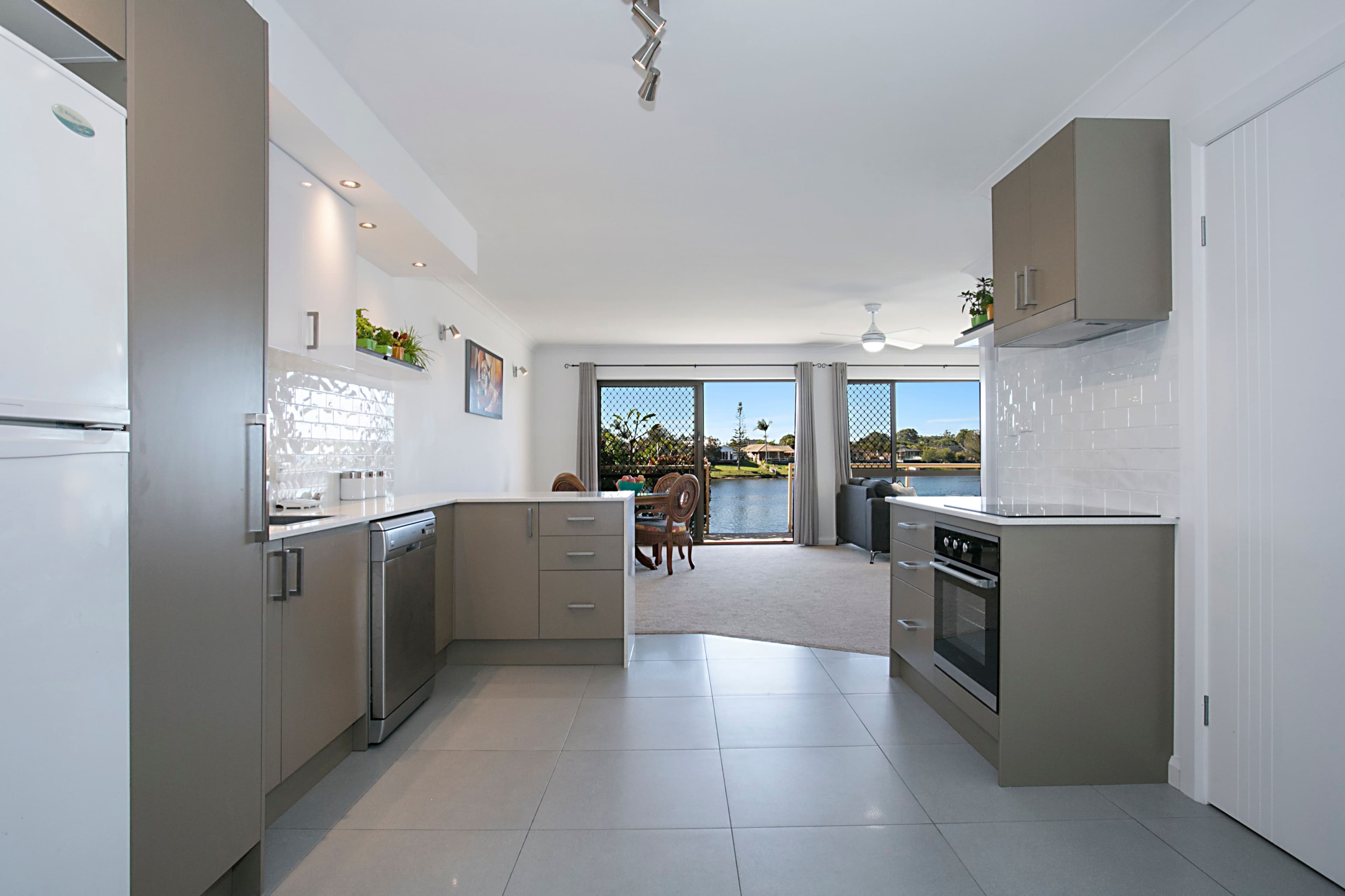 23 Barbet Place, Burleigh Waters QLD 4220, Burleigh Waters - Thumbnail 3
